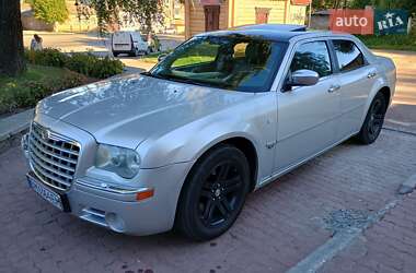 Седан Chrysler 300C 2005 в Ромнах