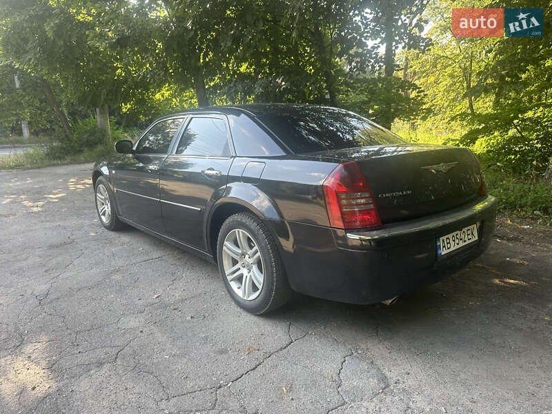 Седан Chrysler 300C 2006 в Виннице