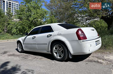 Седан Chrysler 300C 2005 в 