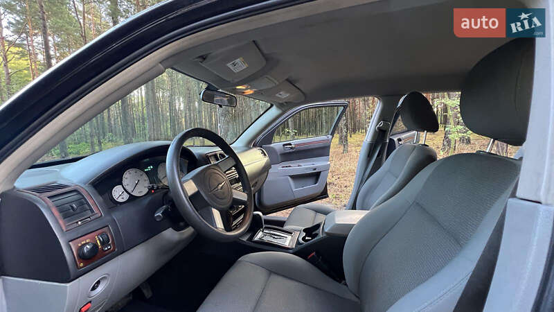 Седан Chrysler 300C 2006 в Луцьку