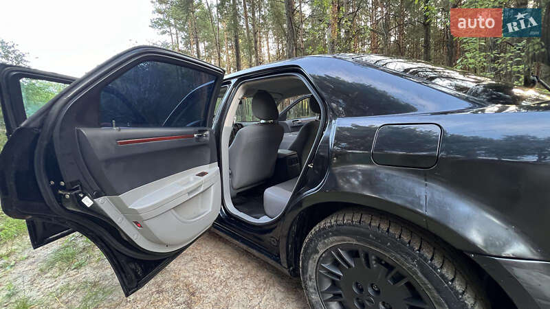 Седан Chrysler 300C 2006 в Луцьку