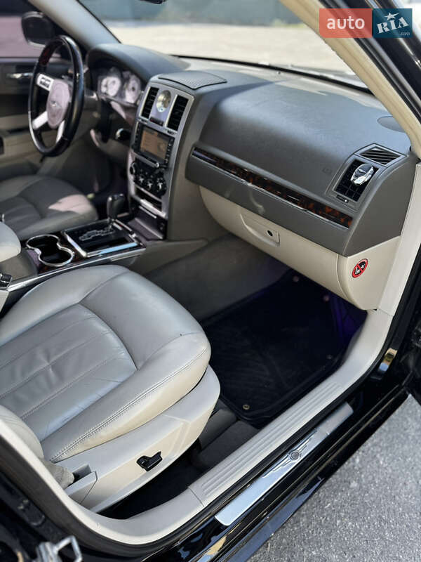 Седан Chrysler 300C 2008 в Харкові