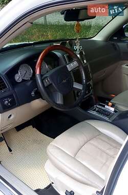 Седан Chrysler 300C 2005 в 