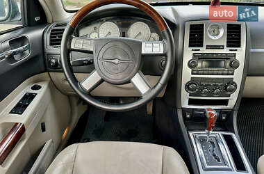 Седан Chrysler 300C 2005 в 