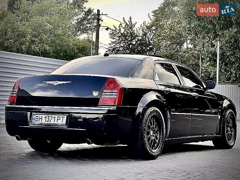 Седан Chrysler 300C 2005 в 