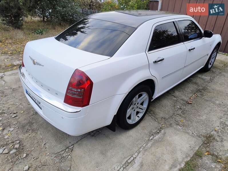 Седан Chrysler 300C 2007 в Днепре