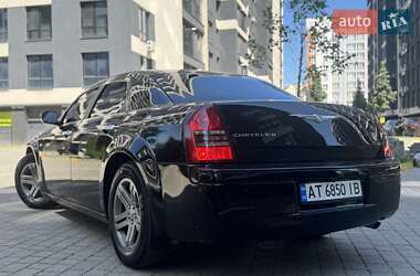 Седан Chrysler 300C 2005 в 