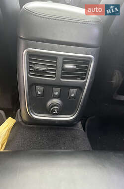 Седан Chrysler 300C 2012 в 