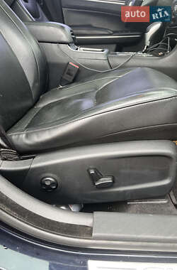 Седан Chrysler 300C 2012 в 