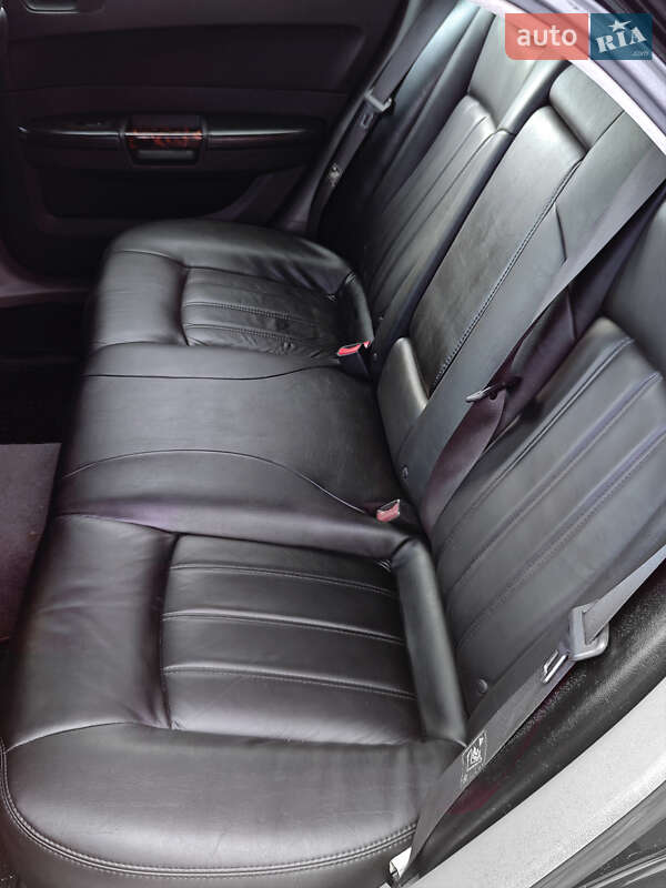 Седан Chrysler 300C 2004 в Києві фото 18 Седан Chrysler 300C 2004 в Києві