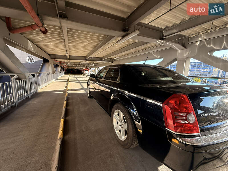 Седан Chrysler 300C 2008 в Києві фото 5 Седан Chrysler 300C 2008 в Києві