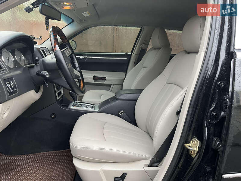 Седан Chrysler 300C 2006 в Києві фото 15 Седан Chrysler 300C 2006 в Києві