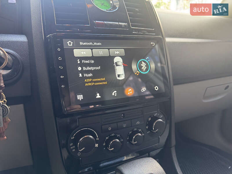 Седан Chrysler 300C 2005 в Львові