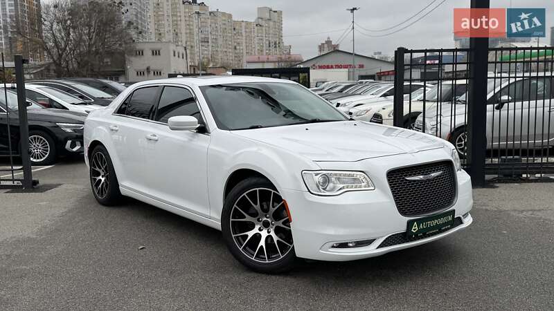 Седан Chrysler 300C 2016 в Києві фото 11 Седан Chrysler 300C 2016 в Києві