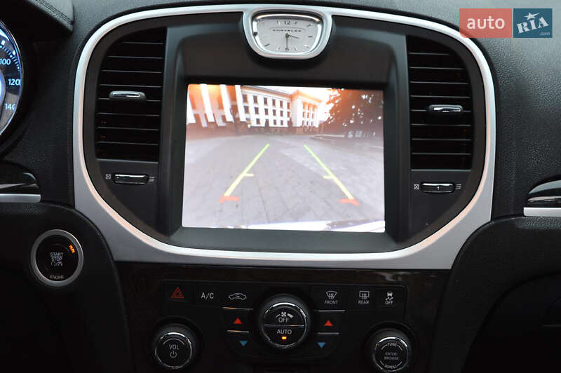 Седан Chrysler 300C 2014 в Києві