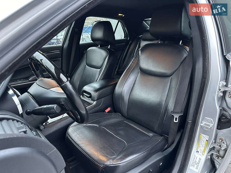 Седан Chrysler 300C 2012 в Могилів-Подільському