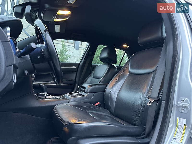 Седан Chrysler 300C 2012 в Могилів-Подільському