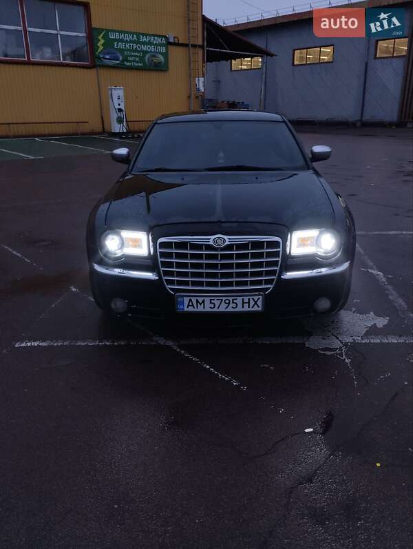Седан Chrysler 300C 2005 в Житомире