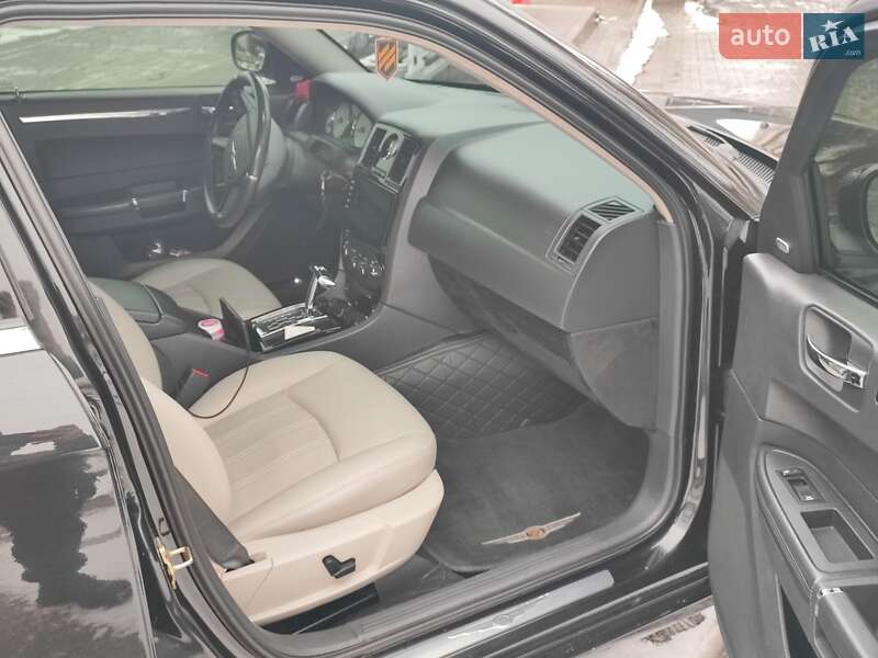 Седан Chrysler 300C 2006 в Днепре