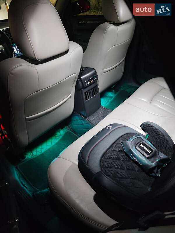 Седан Chrysler 300C 2006 в Днепре