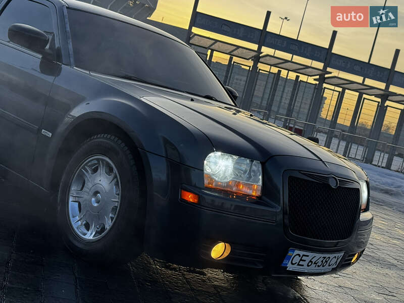 Седан Chrysler 300C 2006 в Львове