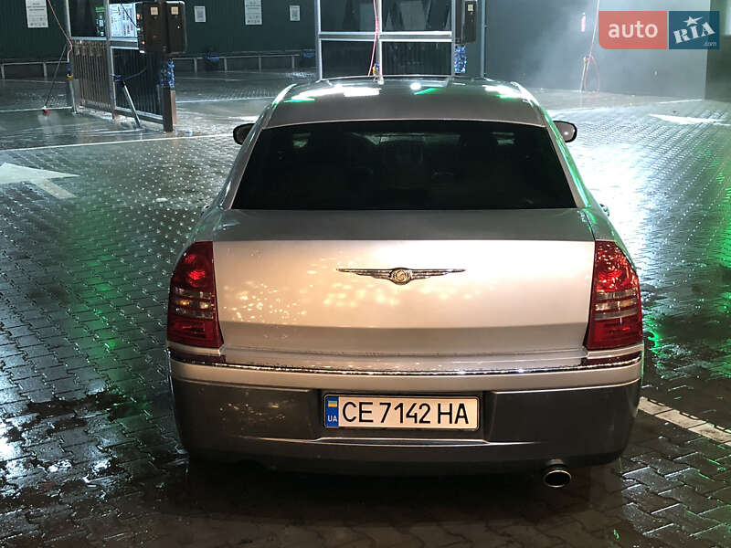 Седан Chrysler 300C 2006 в Черновцах