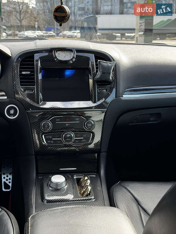 Седан Chrysler 300C 2017 в Дніпрі