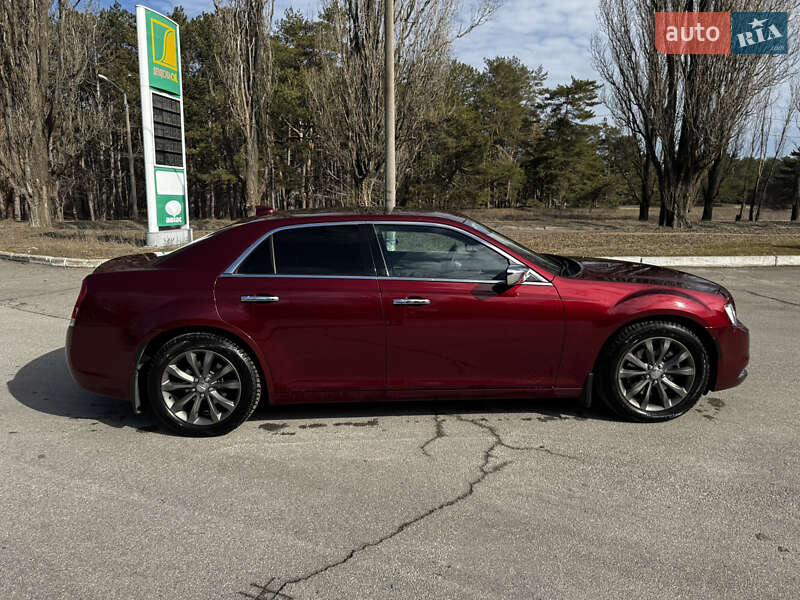 Седан Chrysler 300C 2017 в Дніпрі