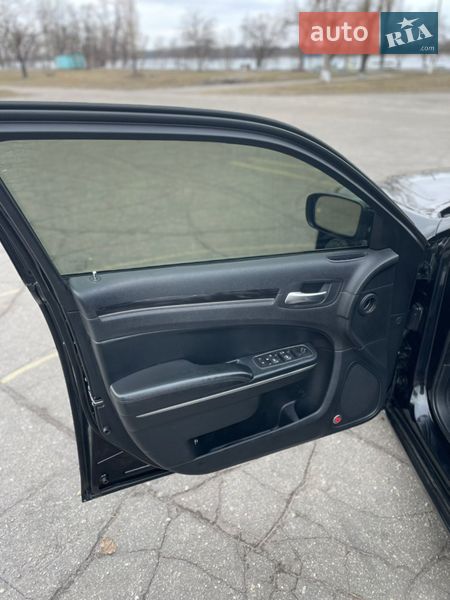Седан Chrysler 300C 2015 в Києві