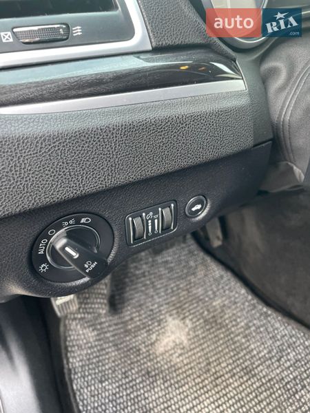 Седан Chrysler 300C 2015 в Києві