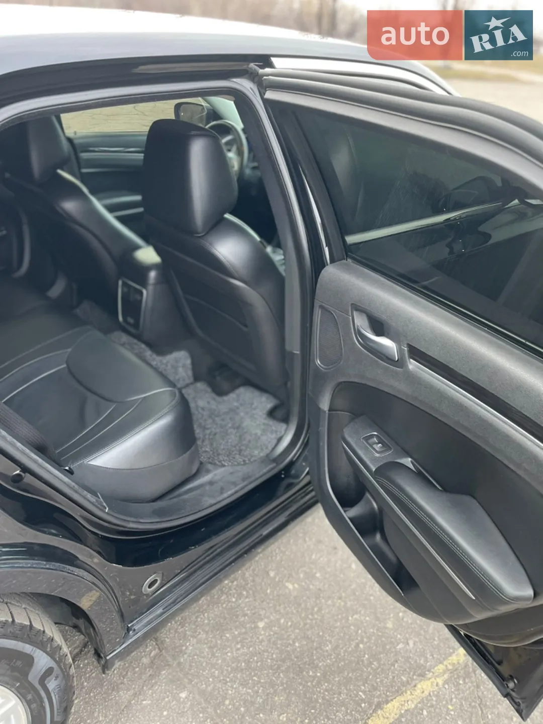 2015 Chrysler 300C - мініатюра 20