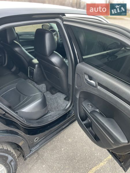 Седан Chrysler 300C 2015 в Києві