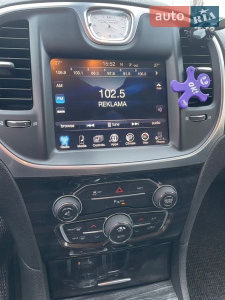 Седан Chrysler 300C 2015 в Києві
