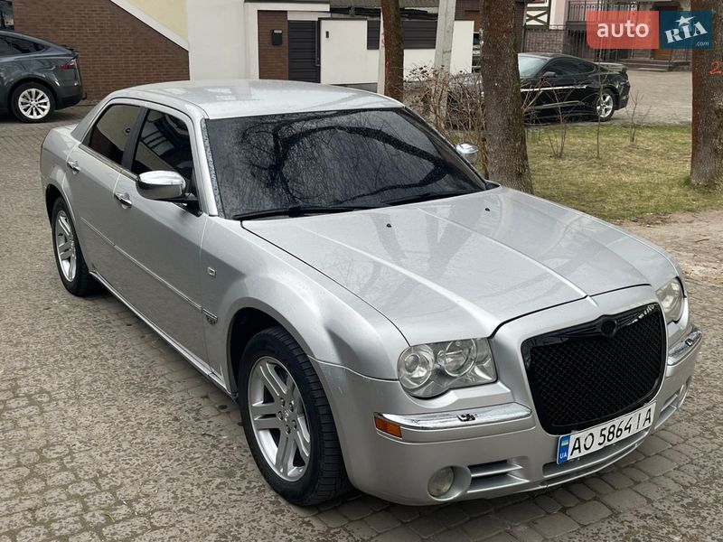 Седан Chrysler 300C 2006 в Львове