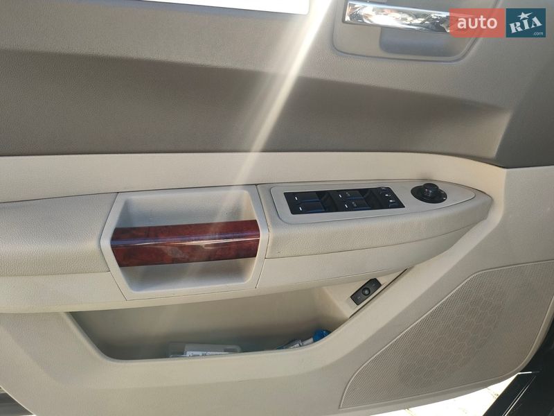 Седан Chrysler 300C 2007 в Киеве