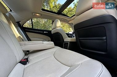 Седан Chrysler 300C 2016 в Киеве