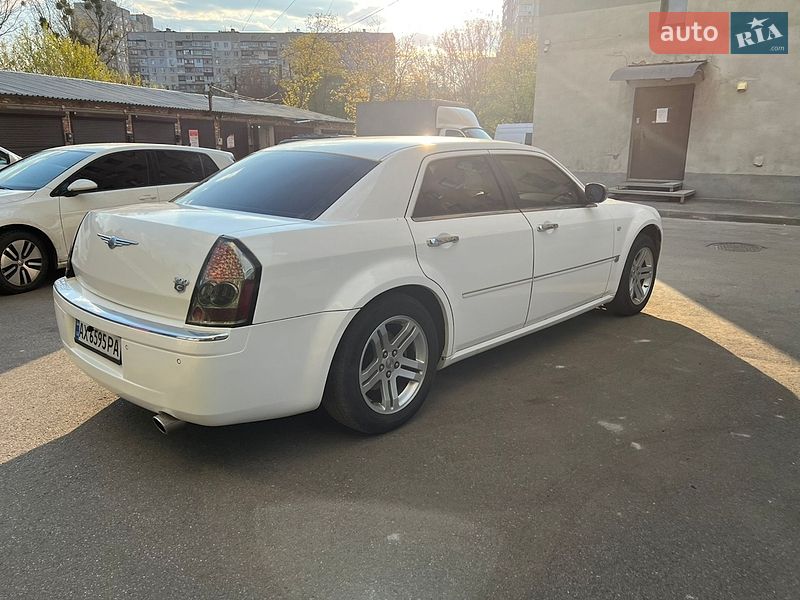 Седан Chrysler 300C 2005 в Харькове