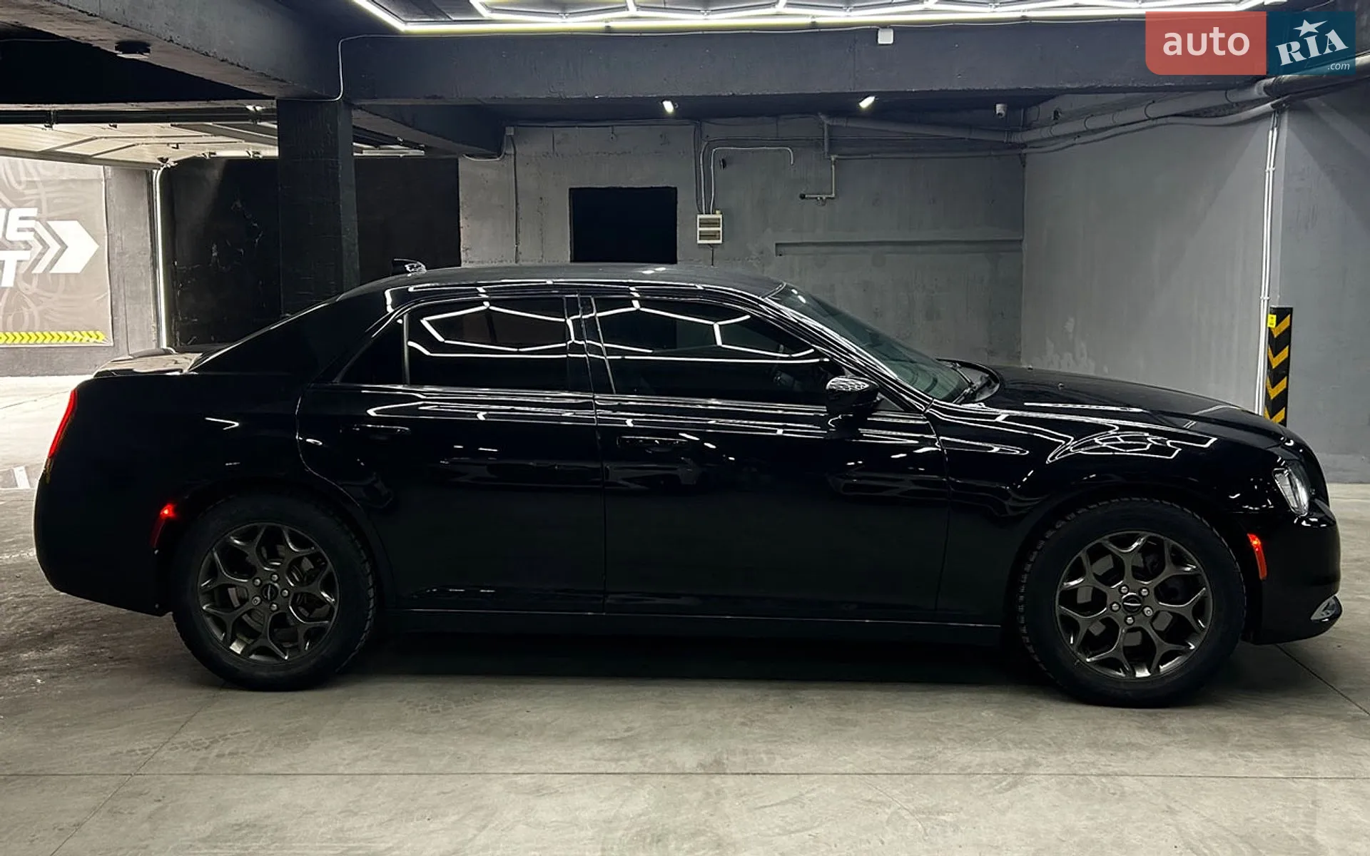 2015 Chrysler 300C - мініатюра 10