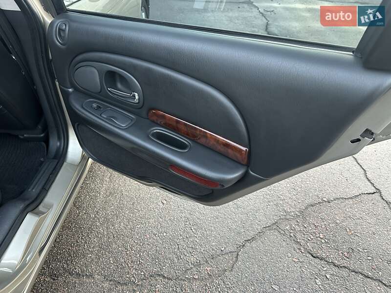 Седан Chrysler 300M 2004 в Сумах