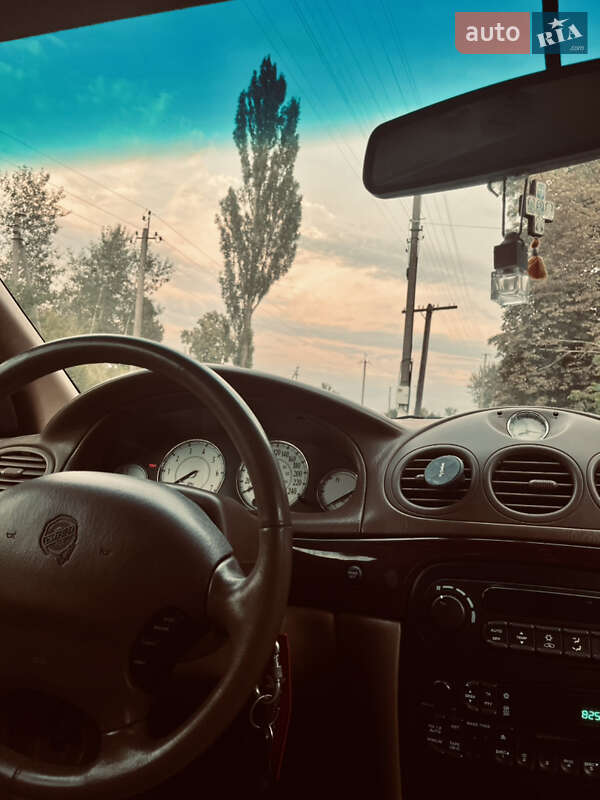 Седан Chrysler 300M 1999 в Вольнянске