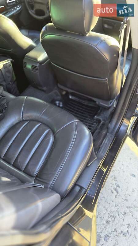 Седан Chrysler 300M 2000 в Горішніх Плавнях
