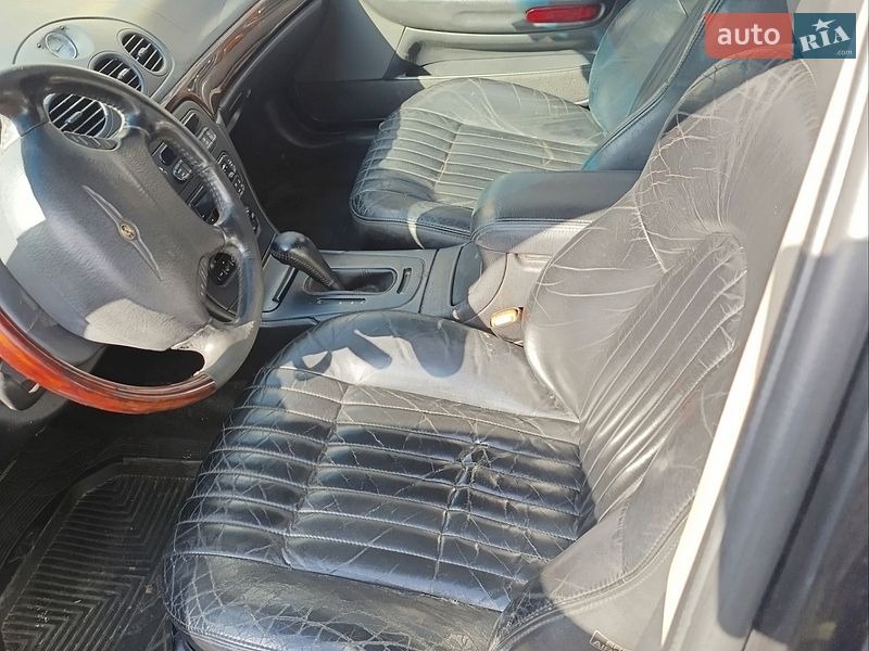 Седан Chrysler 300M 2003 в Овруче