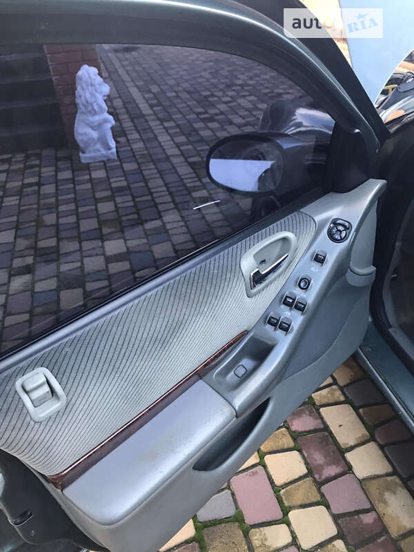 Седан Chrysler Cirrus 1995 в Измаиле