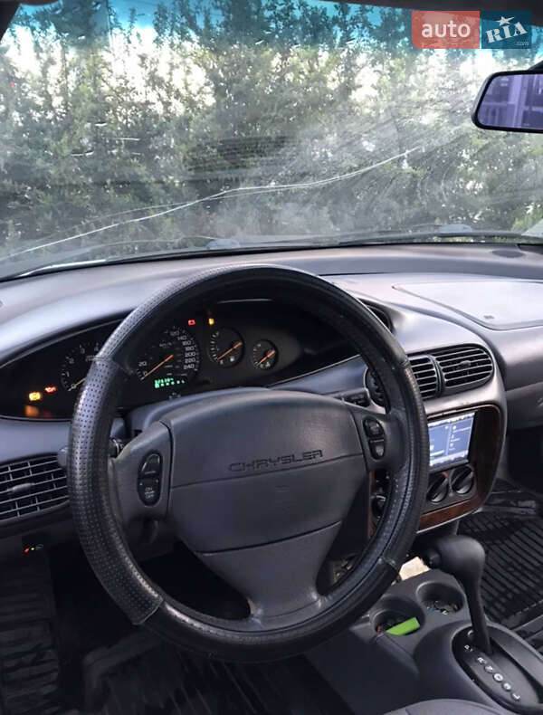Седан Chrysler Cirrus 1994 в Кропивницком