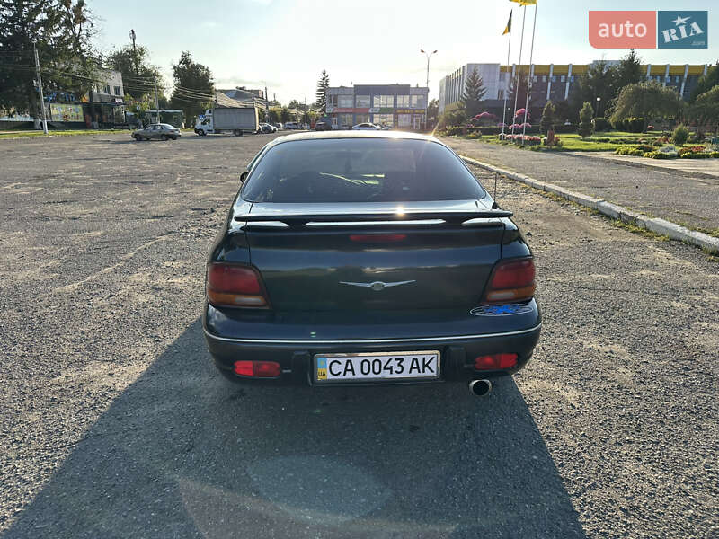Седан Chrysler Cirrus 1995 в Городищеві