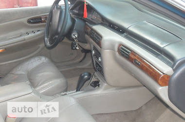 Седан Chrysler Concorde 1993 в 