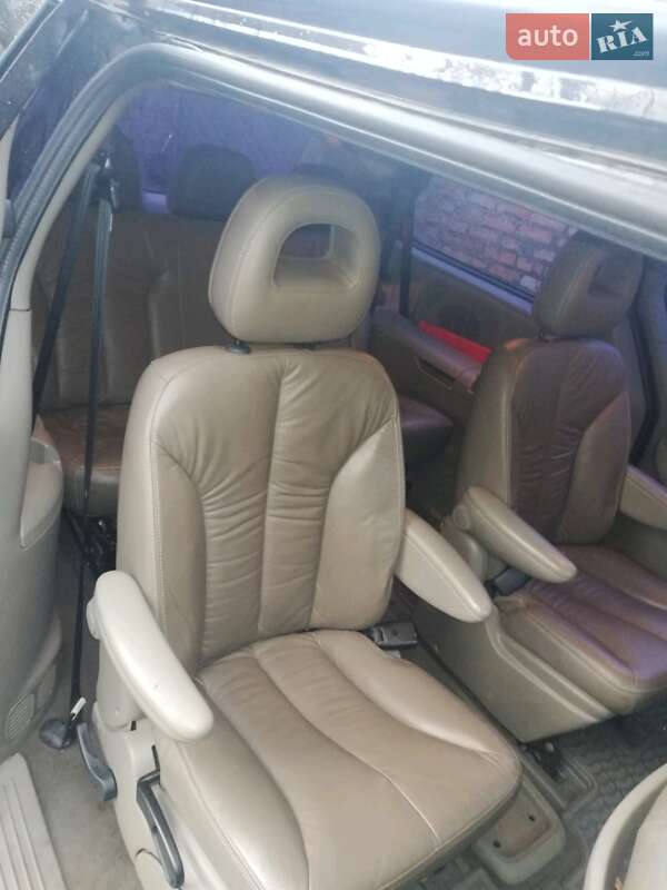 Минивэн Chrysler Grand Voyager 2004 в Нововолынске