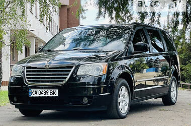 Минивэн Chrysler Grand Voyager 2009 в Киеве