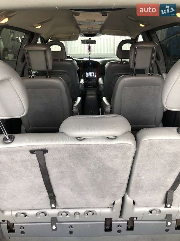 Минивэн Chrysler Grand Voyager 2006 в Звягеле