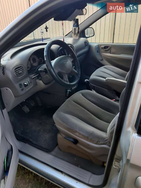 Минивэн Chrysler Grand Voyager 2002 в Мостиске